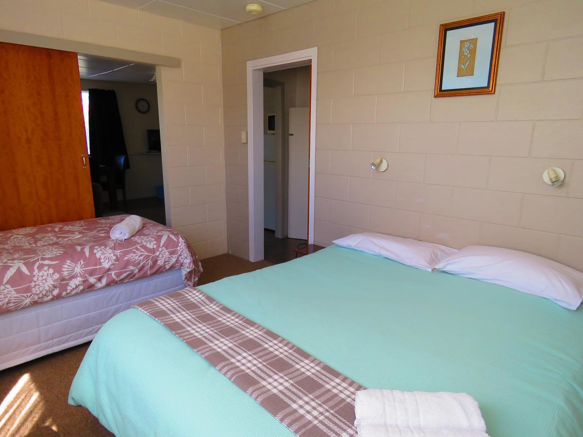 Opunake Motel And Backpackers Lodge Exterior foto